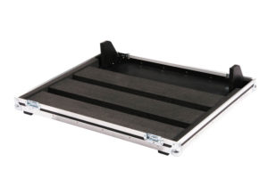 Mixercase in schwarz auf Rollen Midas M-32