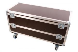 Case for 4x TV-screen with accesory box above