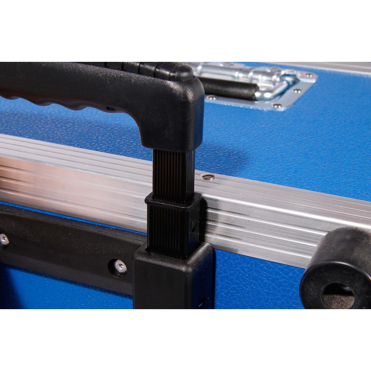 Truhencase blau auf Eckrollen 700x440x340 mm BxTxH