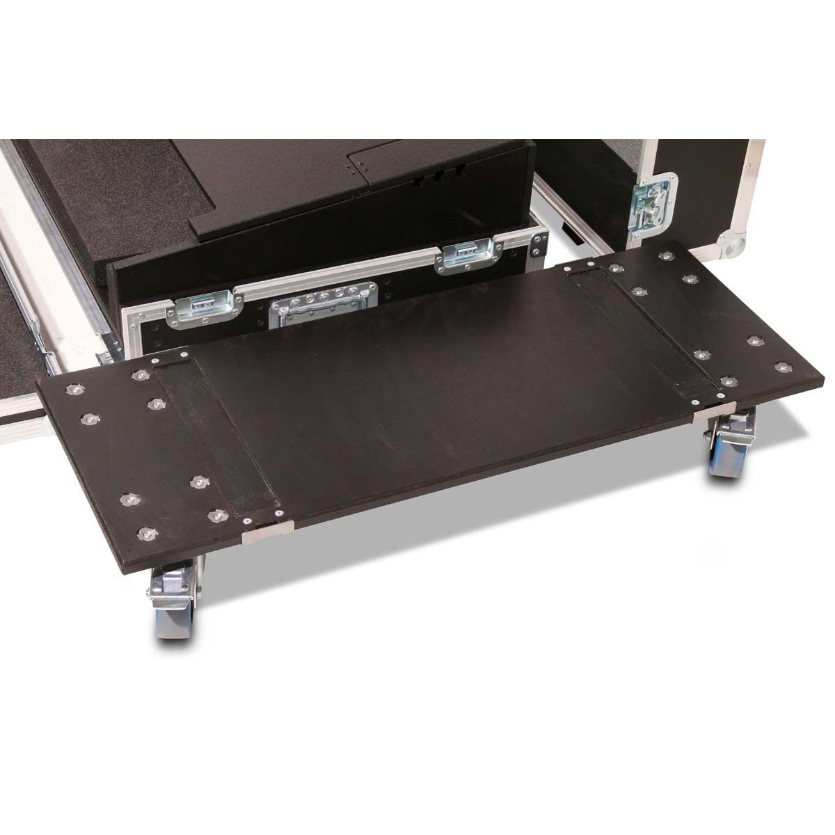 Angled Case GrandMA3 on PC Command Wing + 2 x 15" or 27" Monitors