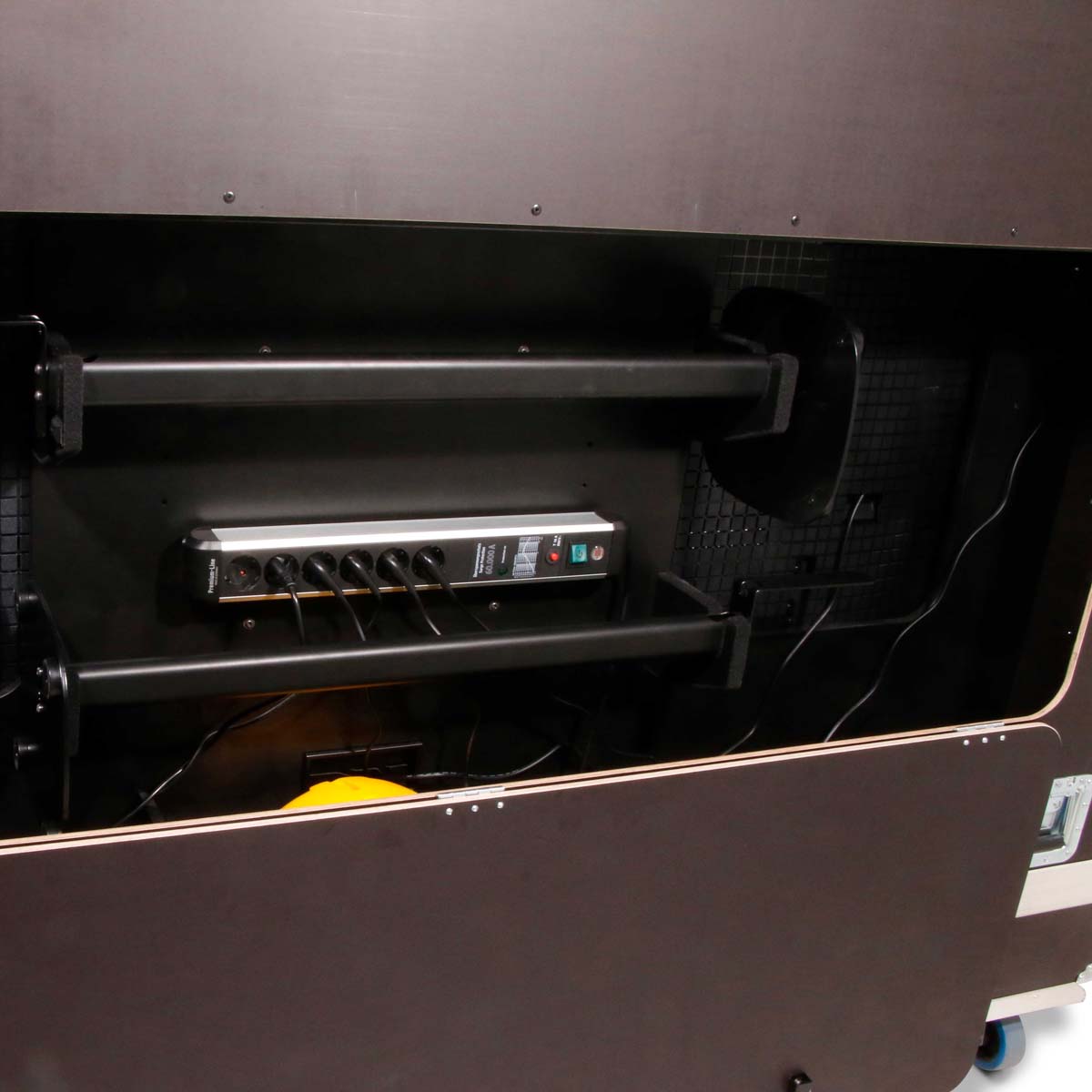 Heavy TV-Schrank für 77" Sony Bravia 8 Display und Samsung Q995F Soundbar