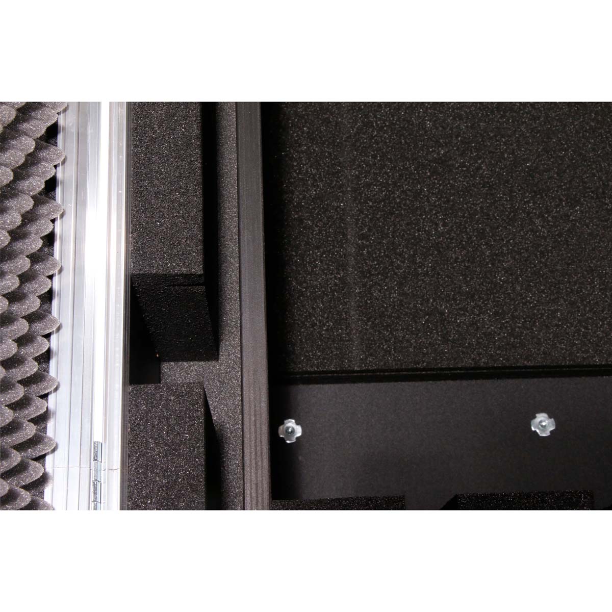 Flight-case type coffre pour 3 moniteurs DELL U3219Q (pieds démontés)